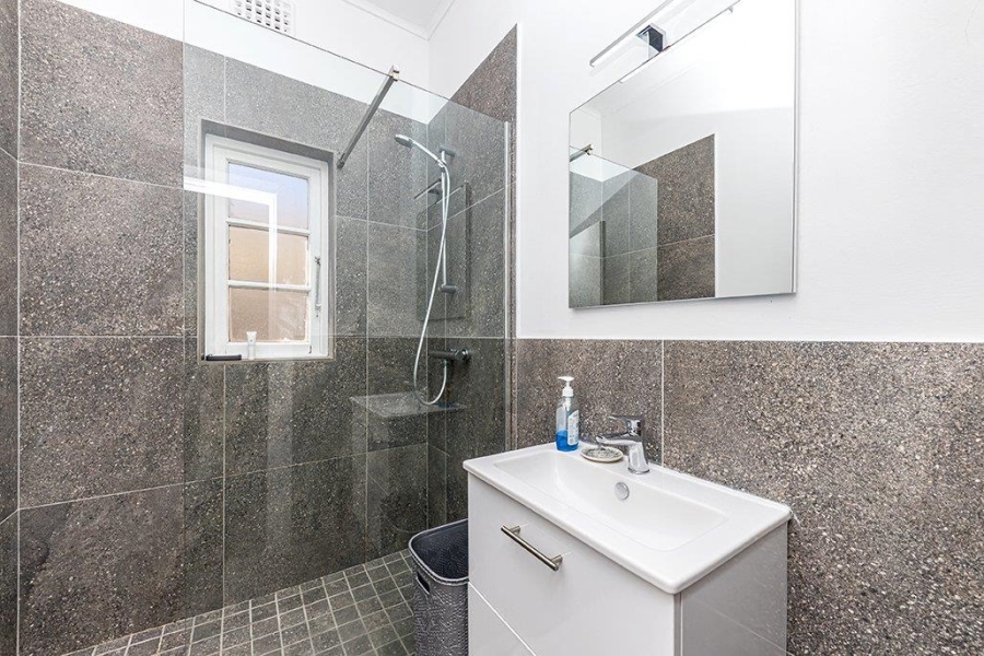 2 Bedroom Property for Sale in Gardens Western Cape
